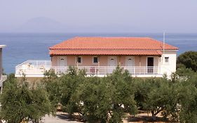 Kastro Beach Hotel